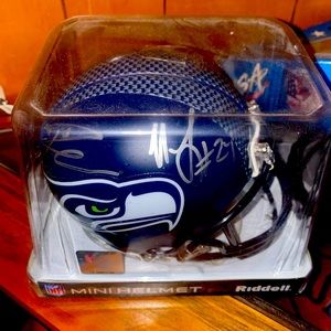 Seahawks signed mini helmet Wilson and Lynch